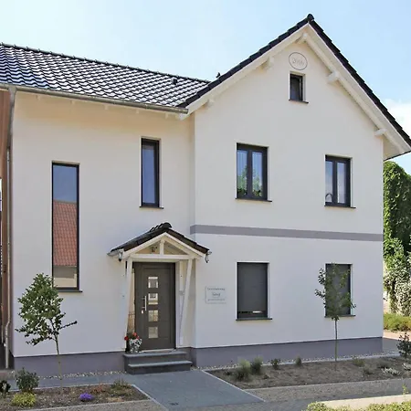 Lovely In Waren Mritz With Kitchen